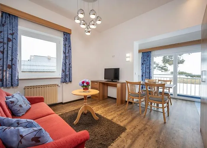 Mia - Non-serviced *